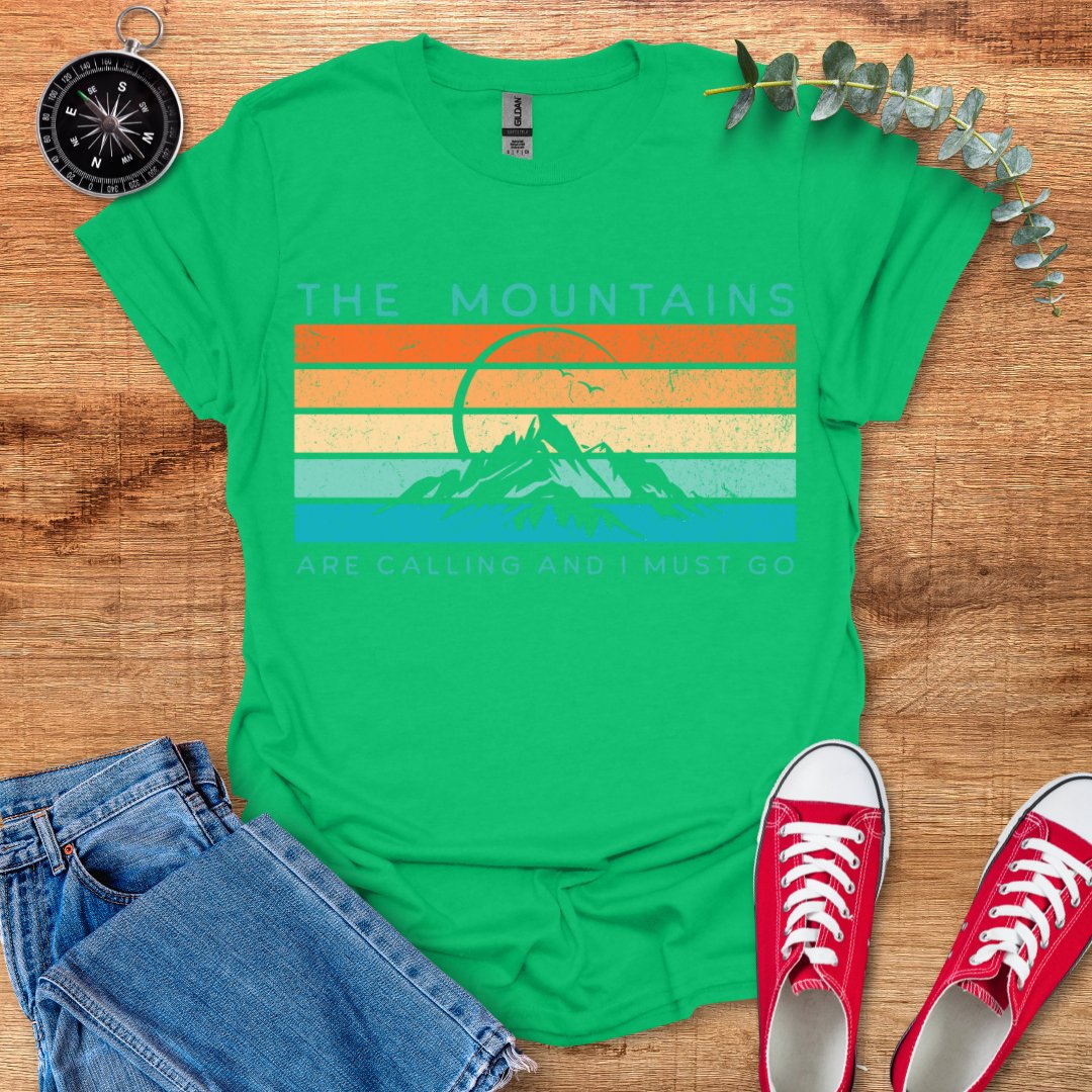 The mountains are calling retro T-Shirt - Outdoor Collections